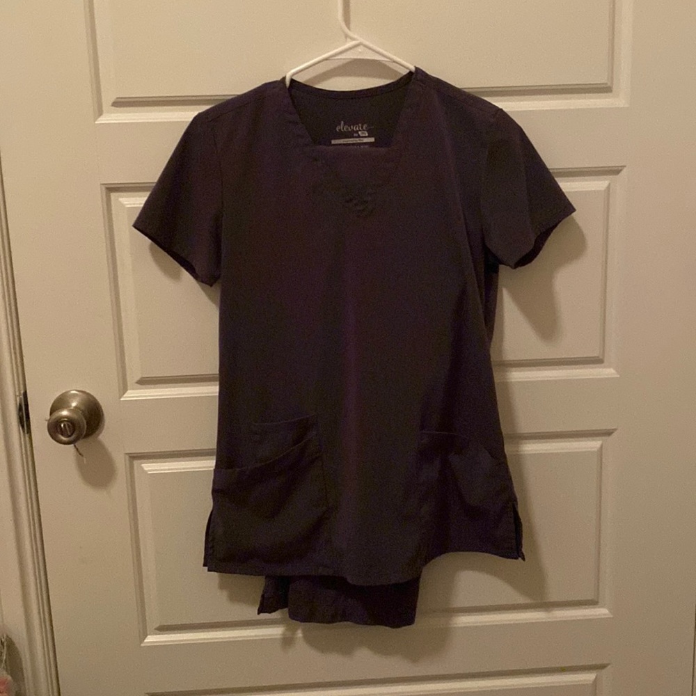 Pewter gray Scrubs-top and bottom-Great Condition-Elevate by IRG brand